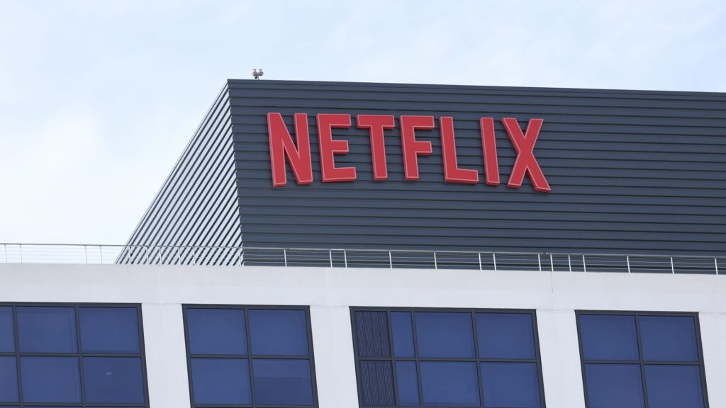Wells Fargo golpea a Netflix con mayor inversión en contenido y menores ingresos