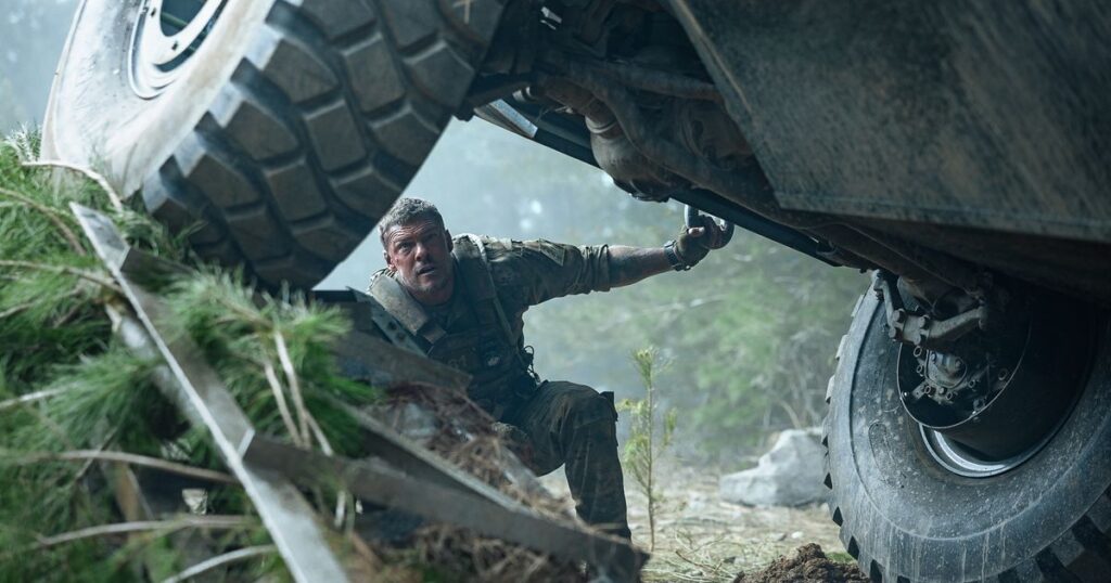 ‘War Machine’ sabe que quieres ver a Reacher luchar contra un robot