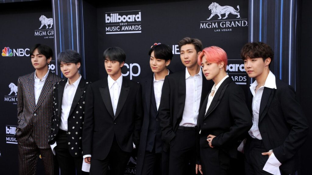 BTS – ‘The City Arirang’ (Video musical oficial) BTS – ‘The City Arirang’ (Video musical oficial)