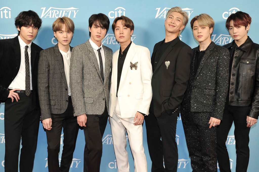 BTS expresa sus esperanzas de Super Bowl en medio de su gira mundial