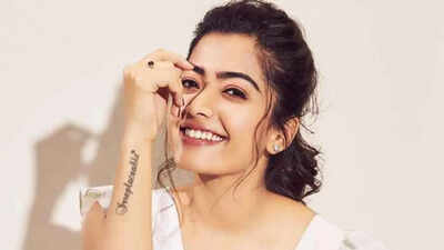 La actriz de 'Cocktail 2' Rashmika Mandanna comparte momentos de BTS de la canción 'Jab Talak': 'Mucho caos y mucho más baile'
