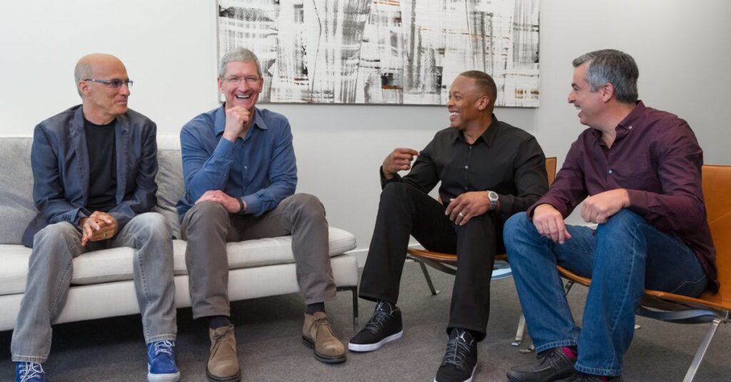 Las principales compras de Tim Cook en Apple son una combinación de hardware, software y servicios
