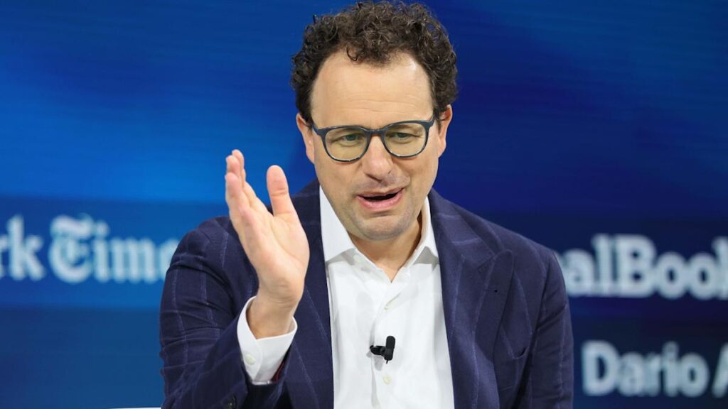 El CEO de Anthropic advierte que las empresas de software podrían «reducirse a cenizas» sin IA