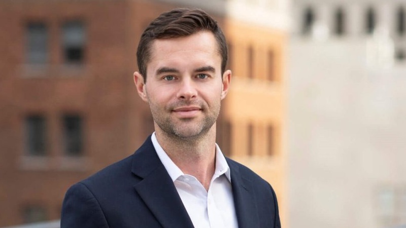 Houlihan Lokey incorpora al banquero tecnológico Eric Crowley para ampliar la cobertura de software para el consumidor
