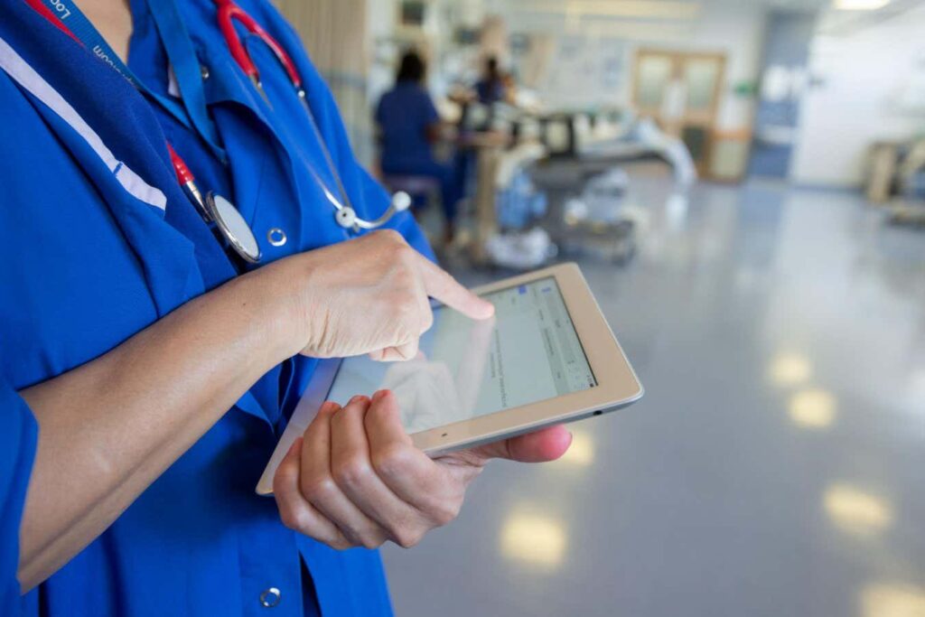 NHS England ocultará software por temor a piratería de IA