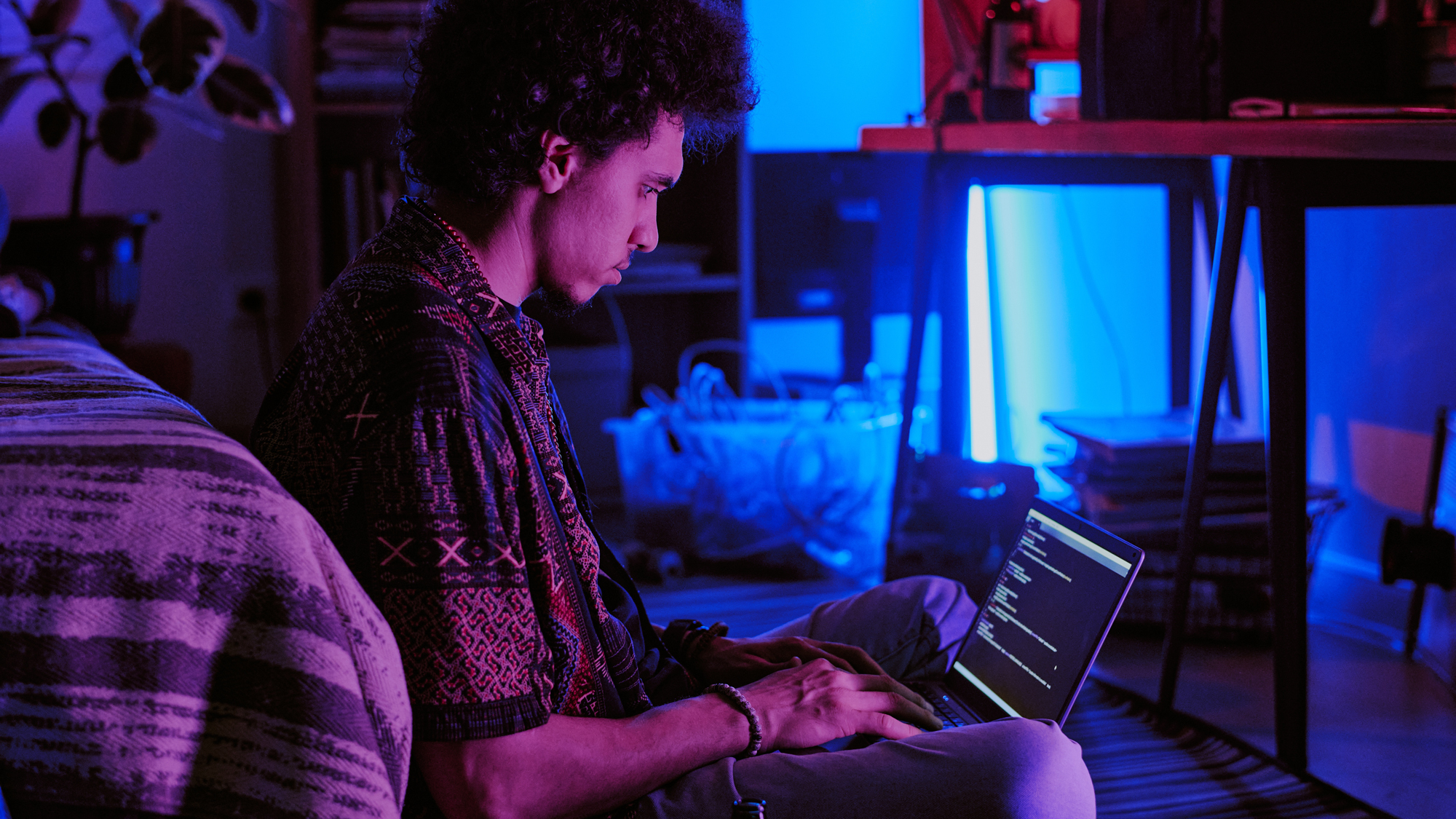 Codificar a la persona en la computadora.